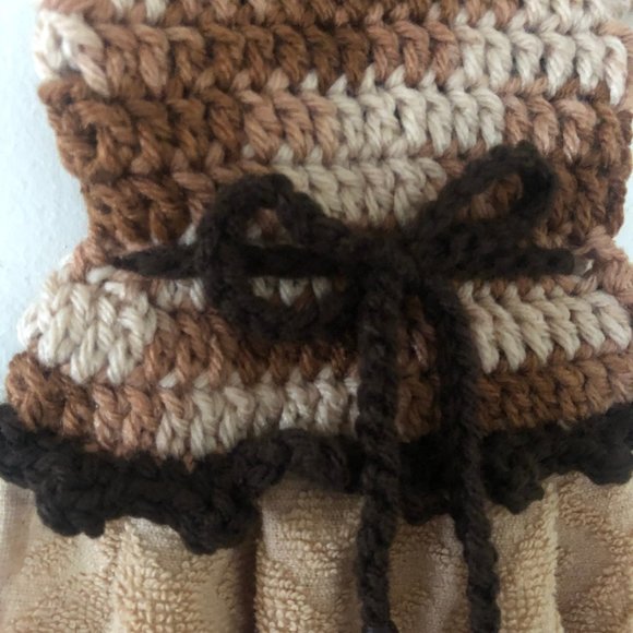 Crochet dress towel, Handmade hand towel decor - Picture 5 of 7